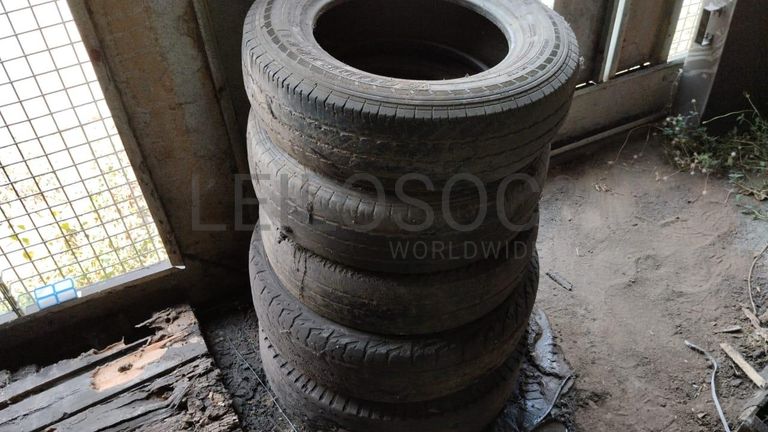 Pneus + Pneus + Pneus + Pneus + Pneus + Pneus + Pneus ·