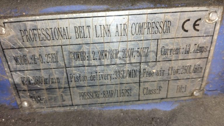 Cones de sinalização + Rolos de cabo + Máquinas para lavagem de Carros + Diversos + Compressor + Carrinhos de mão + Diversos + Motor de VW ·