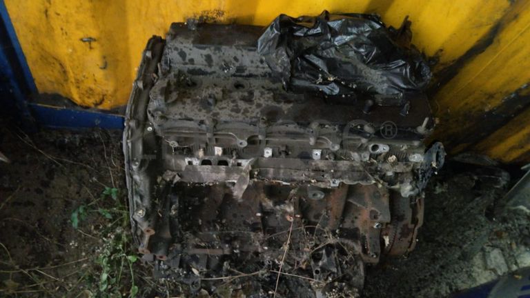 Cones de sinalização + Rolos de cabo + Máquinas para lavagem de Carros + Diversos + Compressor + Carrinhos de mão + Diversos + Motor de VW ·