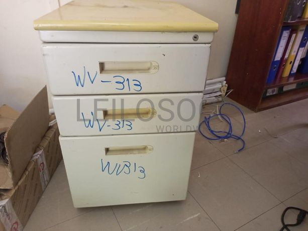 Mobiliário de escritório ·