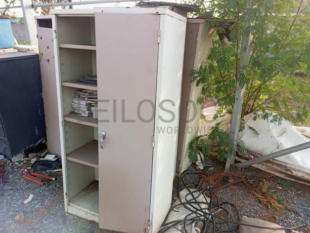 Mobiliário de escritório ·