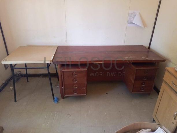 Mobiliário de escritório ·