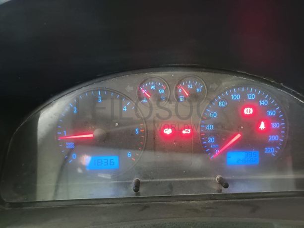 Volkswagen Transporter T5 1.9 TDI · Ano 2004