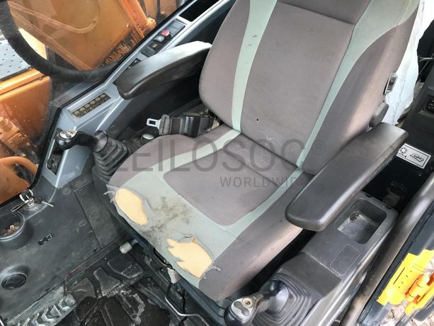 Giratória de Rastos Hyundai Robex 210 NLC-9