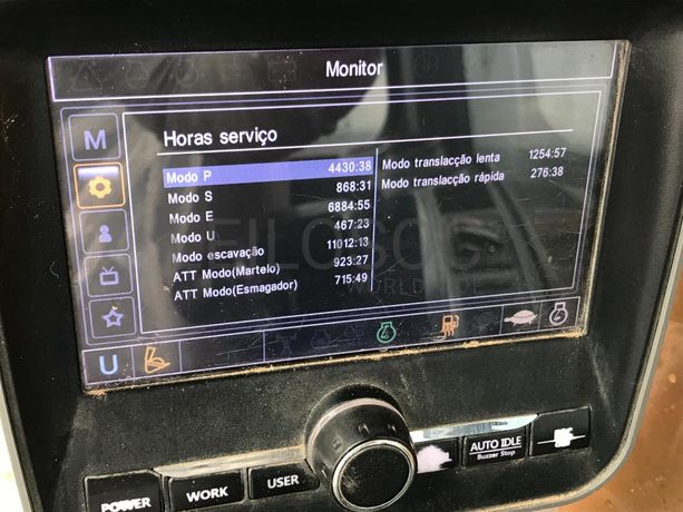 Giratória de Rastos Hyundai Robex 210 NLC-9