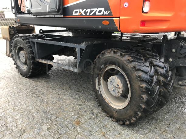 Giratória de Rodas Doosan DX 170 W-5