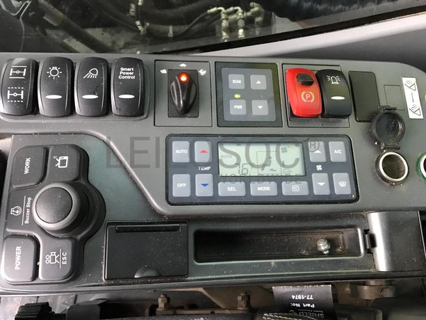 Giratória de Rodas Doosan DX 170 W-5