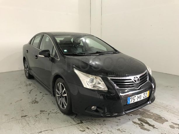Toyota Avensis 2.0 D-4D · Ano 2011