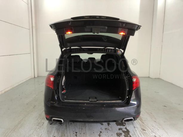 Porsche Cayenne 3.0 D · Ano 2012