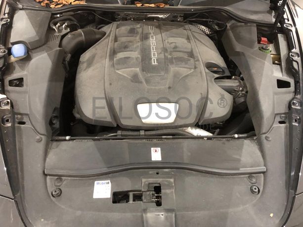 Porsche Cayenne 3.0 D · Ano 2012