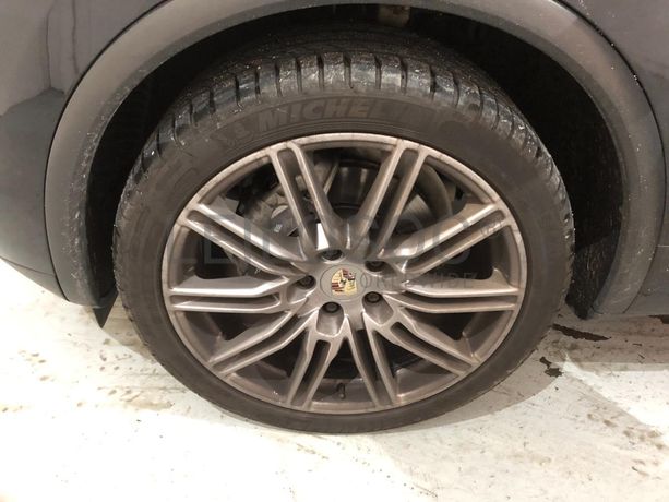 Porsche Cayenne 3.0 D · Ano 2012