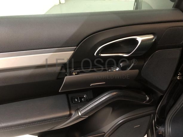 Porsche Cayenne 3.0 D · Ano 2012