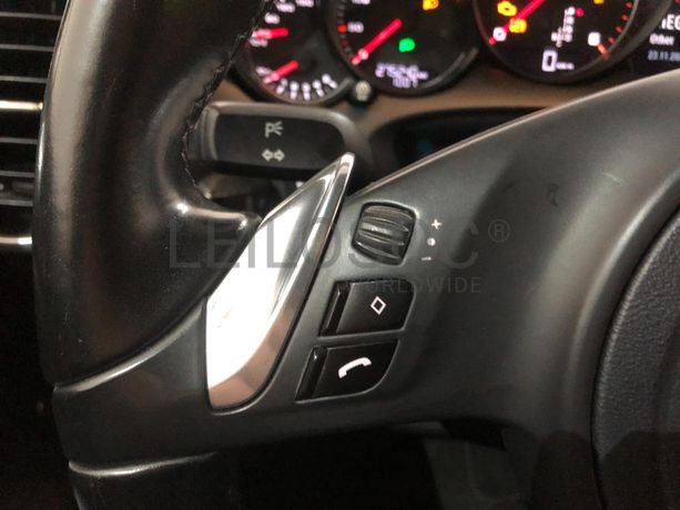 Porsche Cayenne 3.0 D · Ano 2012