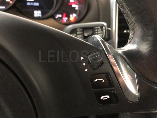 Porsche Cayenne 3.0 D · Ano 2012