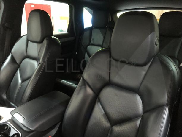 Porsche Cayenne 3.0 D · Ano 2012