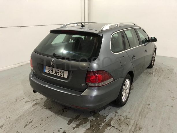 Volkswagen Golf 1.6 TDI · Ano 2010