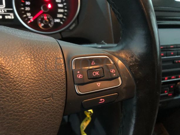 Volkswagen Golf 1.6 TDI · Ano 2010