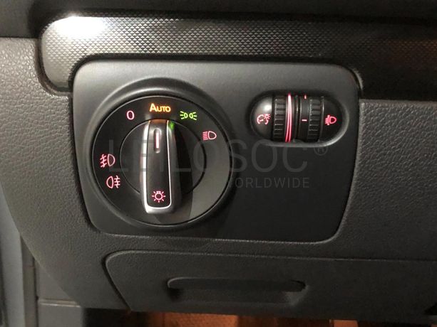 Volkswagen Golf 1.6 TDI · Ano 2010