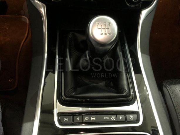Jaguar XE 2.0 · Ano 2016