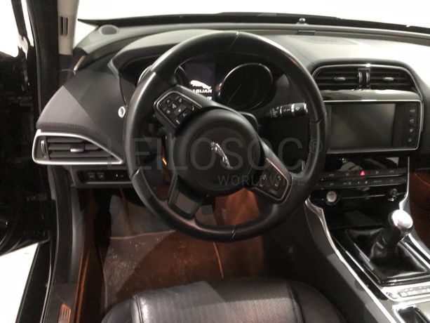 Jaguar XE 2.0 · Ano 2016