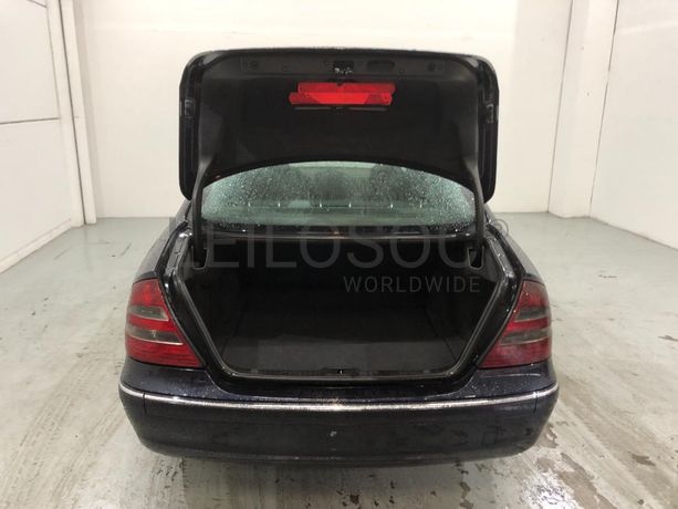 Mercedes-Benz E 270 · Ano 2002