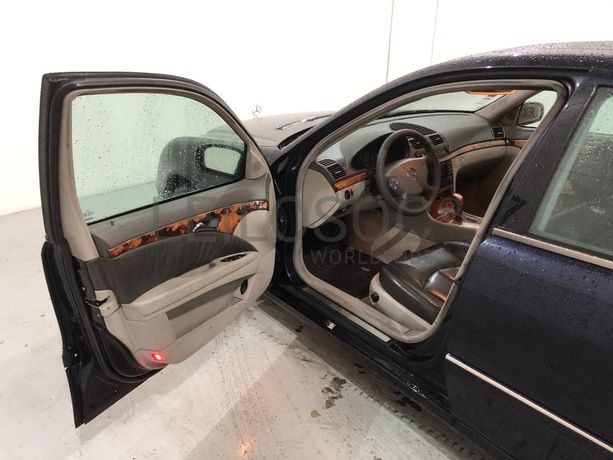 Mercedes-Benz E 270 · Ano 2002