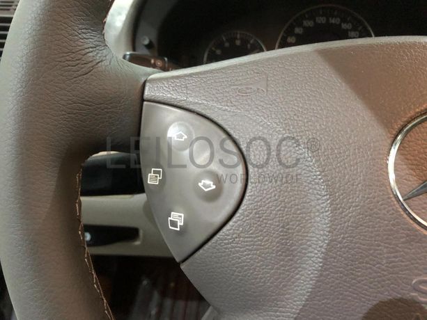 Mercedes-Benz E 270 · Ano 2002