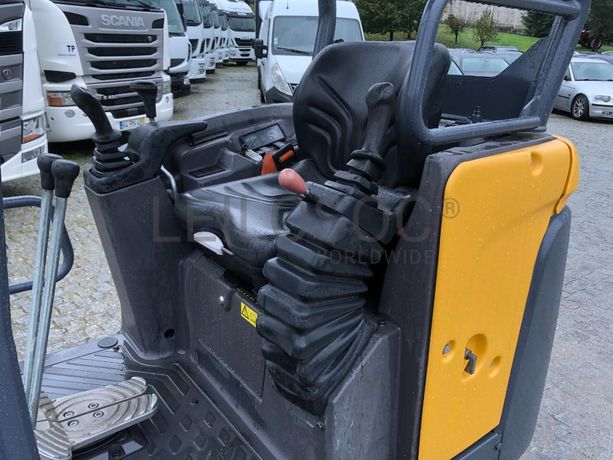 Mini Giratória Rastos Volvo EC15D