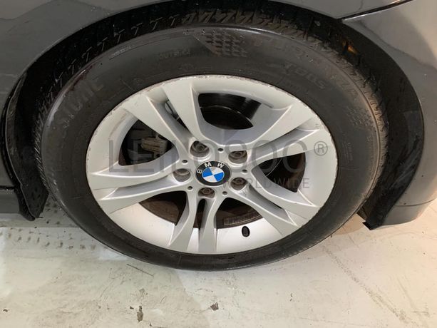 BMW 320D Touring Navigation Sport · Ano 2010