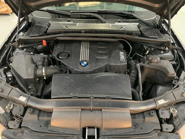 BMW 320D Touring Navigation Sport · Ano 2010