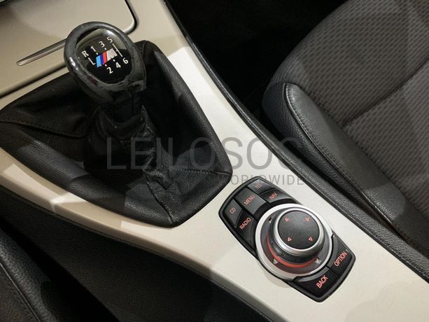 BMW 320D Touring Navigation Sport · Ano 2010