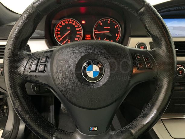 BMW 320D Touring Navigation Sport · Ano 2010
