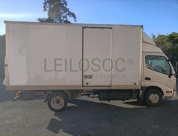 Toyota Dyna 35.33 D4D · Ano 2009 · Plataforma Elevatória