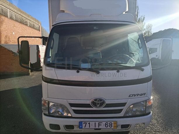 Toyota Dyna 35.33 D4D · Ano 2009 · Plataforma Elevatória