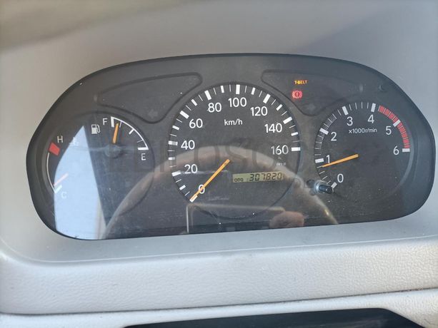 Toyota Dyna 35.33 D4D · Ano 2009 · Plataforma Elevatória