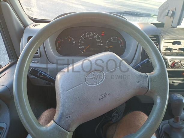 Toyota Dyna 35.33 D4D · Ano 2009 · Plataforma Elevatória