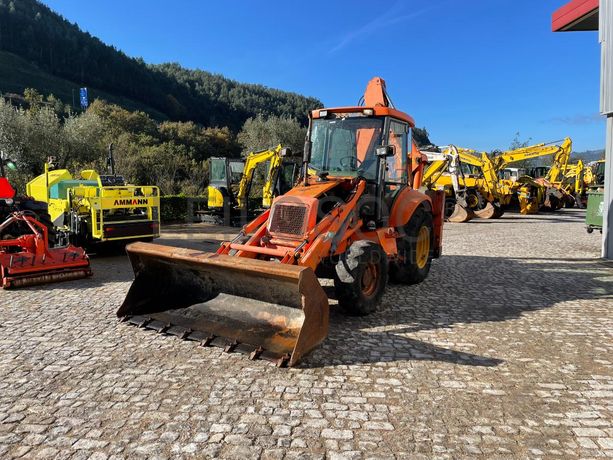 Retroescavadora New Holland FB100