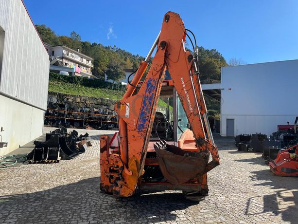 Retroescavadora New Holland FB100