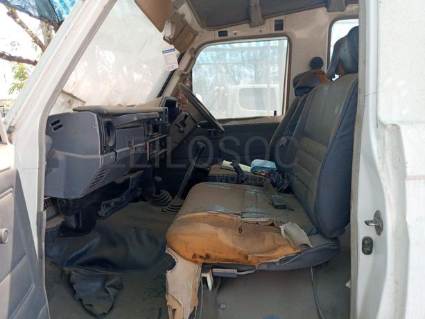 Toyota Land Cruiser ·