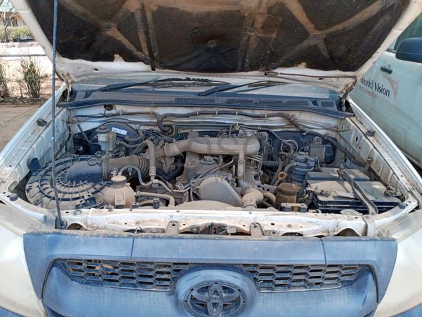 Toyota Hilux ·