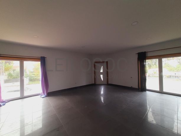 Moradia V5 com Anexo e Logradouro · Chaves