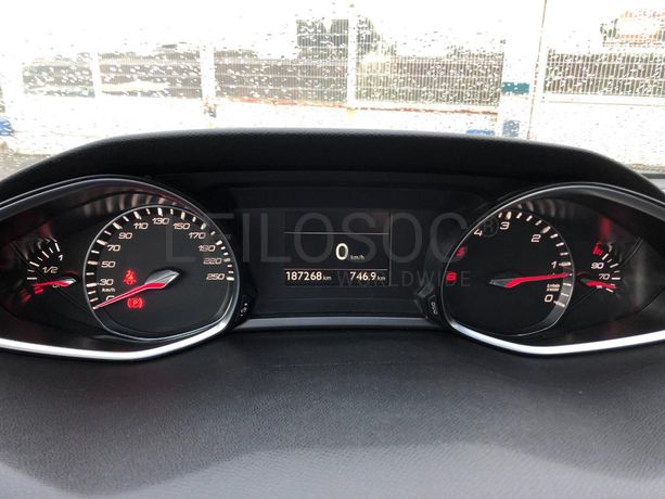 Peugeot 308 · Ano 2015