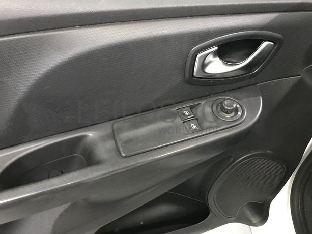Renault Clio 1.5 DCI · Ano 2016