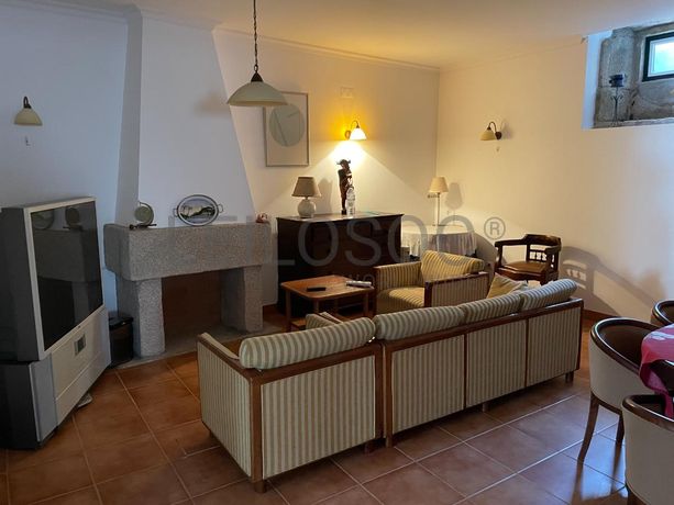 Moradia V6 · Almeida, Guarda