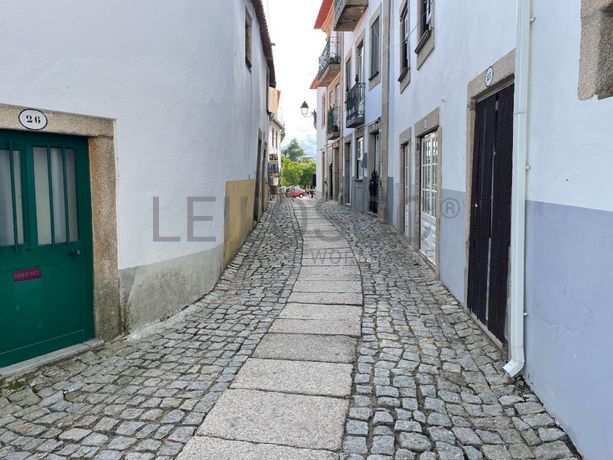 Moradia V4 · Almeida, Guarda