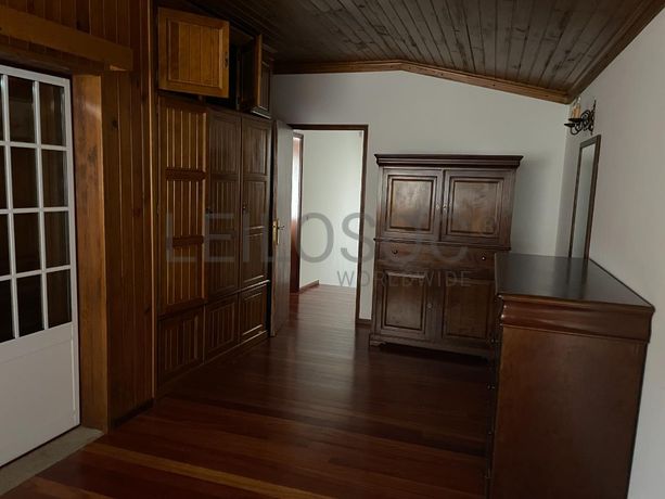 Moradia V4 · Almeida, Guarda