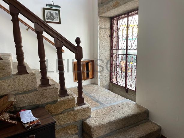 Moradia V4 · Almeida, Guarda