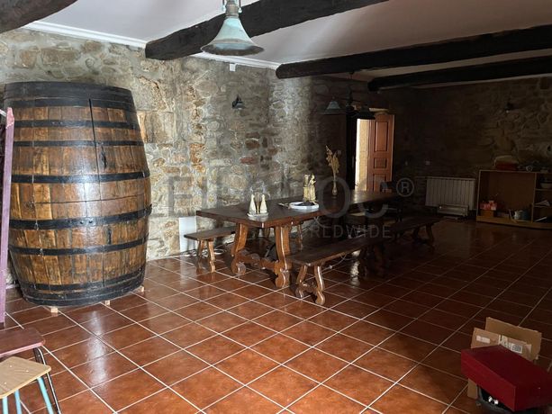 Moradia V4 · Almeida, Guarda