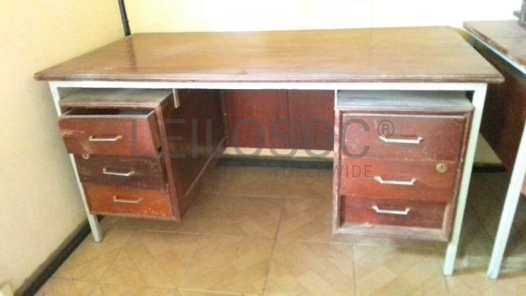 Mobiliário de escritório ·