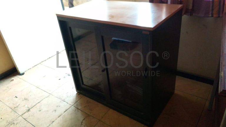 Mobiliário de escritório ·